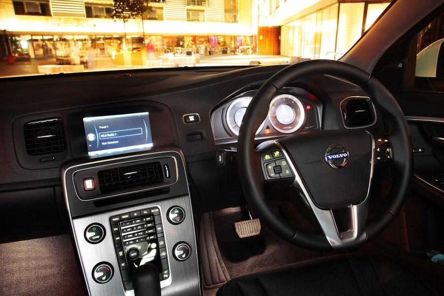  Volvo S60 2010 года  (фото 225 из 226)